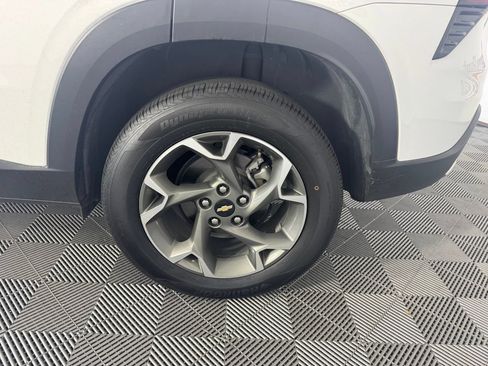 Used 2024 Chevrolet Trax LT FWD image 13