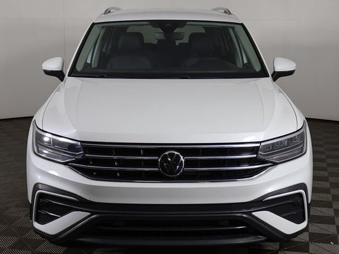 Used 2023 Volkswagen Tiguan SE FWD image 11