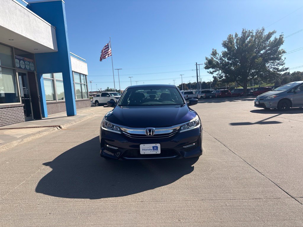 Used 2016 Honda Accord Sport image 2