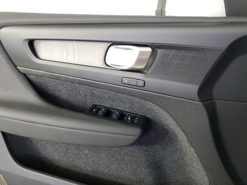 Used 2023 Volvo XC40 B5 Core w/ Climate Package image 28