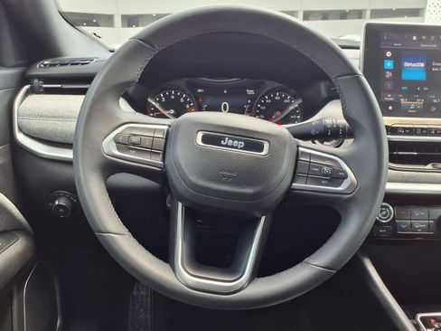 Used 2024 Jeep Compass Latitude AWD/4WD image 15