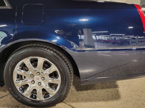 Used 2008 Cadillac DTS FWD image 35