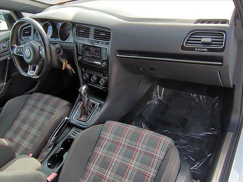 Used 2015 Volkswagen GTI S image 22