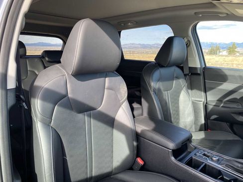 Used 2024 Kia Sorento S w/ Panoramic Sunroof Package image 18