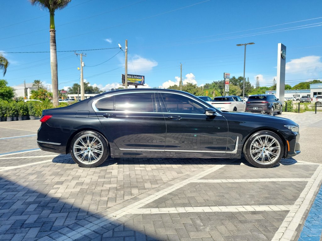 Used 2022 BMW 740i w/ Premium Package RWD image 6