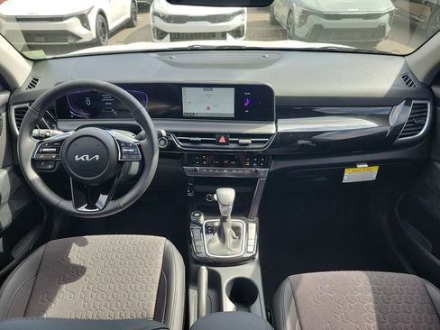 New 2026 Kia Seltos S image 17