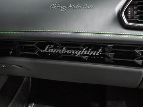 Used 2022 Lamborghini Huracan EVO RWD image 23