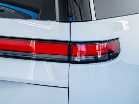 Used 2023 Rivian R1S Adventure image 27