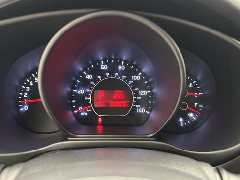 Used 2018 Kia Soul + FWD image 16