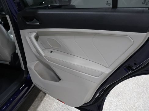 Used 2022 Volkswagen Tiguan SEL R-Line image 25
