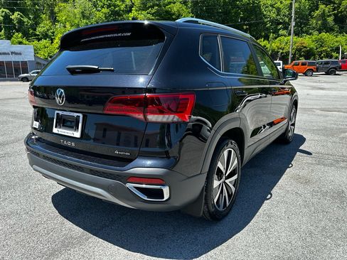 Used 2022 Volkswagen Taos SE AWD/4WD image 3