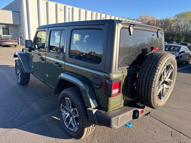 Used 2024 Jeep Wrangler Unlimited w/ Convenience Group AWD/4WD image 7