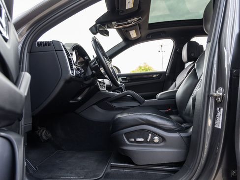 Certified 2019 Porsche Cayenne image 21