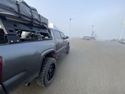 Used 2021 Toyota Tacoma SR image 10