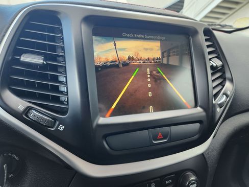 Used 2015 Jeep Cherokee Trailhawk image 20