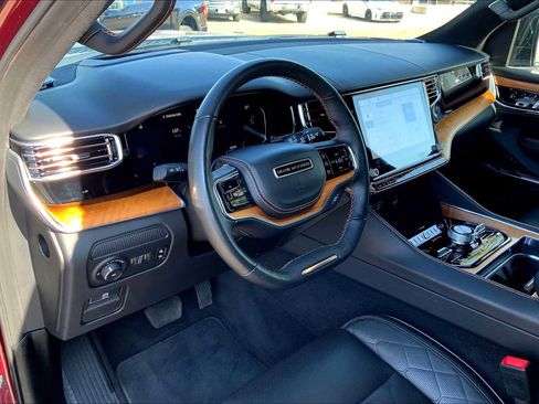 Used 2024 Jeep Grand Wagoneer L Series III image 16