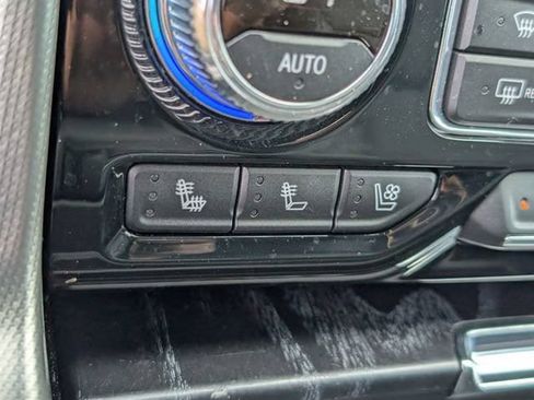 Used 2023 GMC Yukon Denali RWD image 18