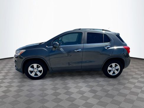 Used 2018 Chevrolet Trax LT w/ LT Convenience Package image 8
