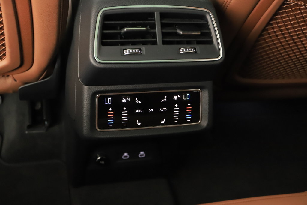 Used 2024 Audi Q8 e-tron Premium Plus AWD/4WD image 22
