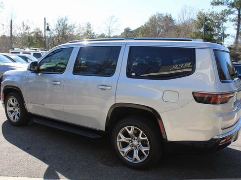 Used 2022 Jeep Wagoneer Series II image 11