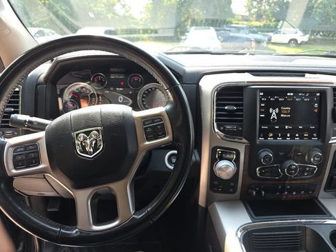 Used 2019 RAM 1500 Laramie w/ Convenience Group AWD/4WD image 14