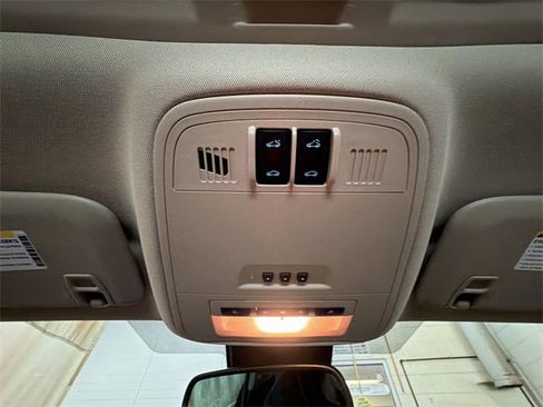 Used 2013 Buick Regal Premium image 20