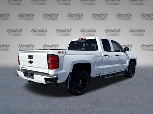 Used 2017 Chevrolet Silverado 1500 LT w/ Redline Edition image 10