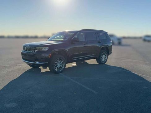 New 2025 Jeep Grand Cherokee L Summit image 4