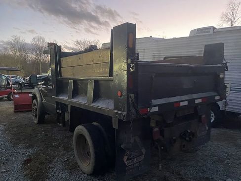 Used 2006 Ford F550 4x4 Regular Cab Super Duty image 4