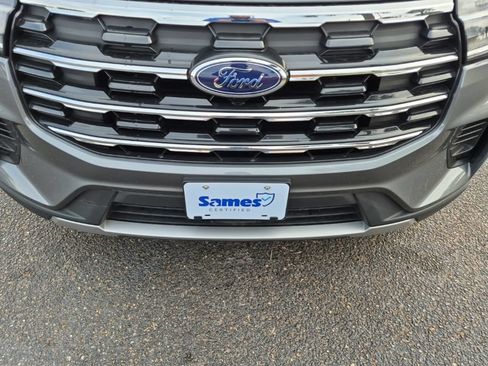 Used 2025 Ford Explorer Active RWD image 9