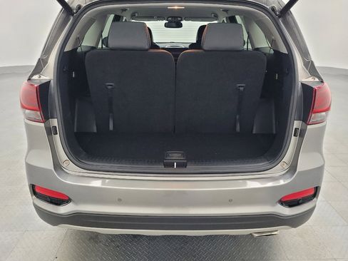 Used 2019 Kia Sorento EX image 29