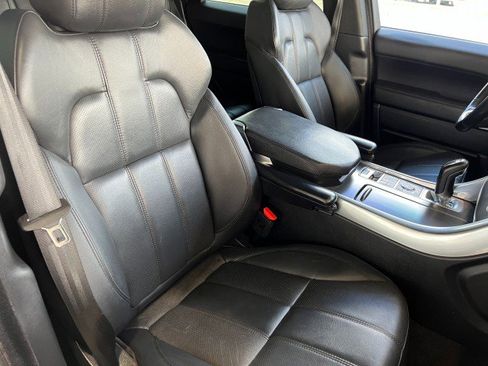 Used 2017 Land Rover Range Rover Sport SE image 16