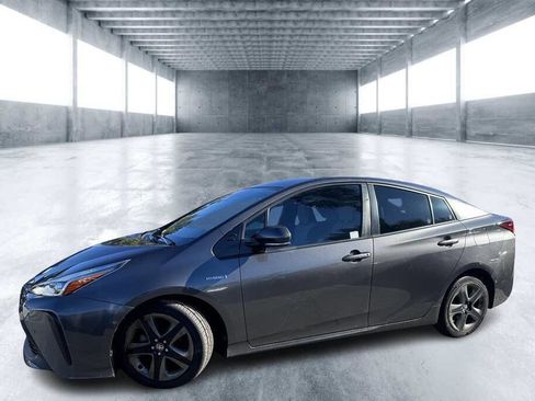 Used 2019 Toyota Prius XLE image 4