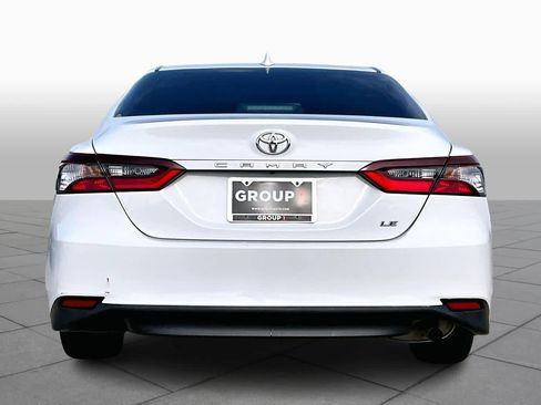 Used 2021 Toyota Camry LE image 4