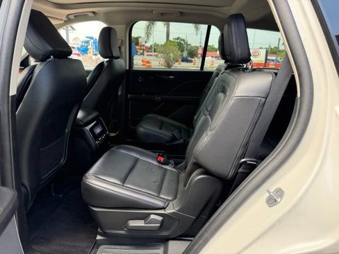 Certified 2023 Lincoln Aviator Reserve AWD/4WD image 16