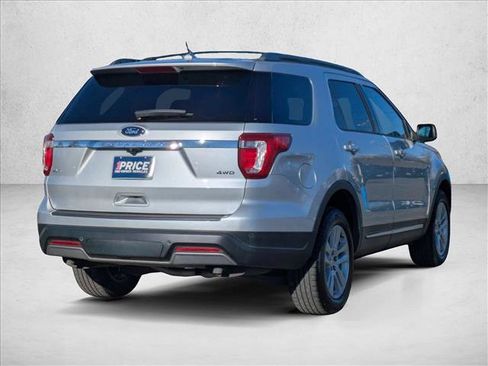 Used 2019 Ford Explorer XLT w/ Equipment Group 201A image 5