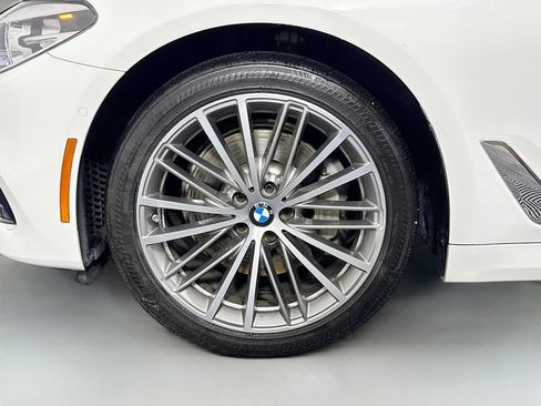 Used 2018 BMW 540i RWD image 40