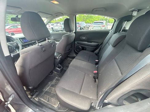 Used 2018 Honda HR-V LX image 12
