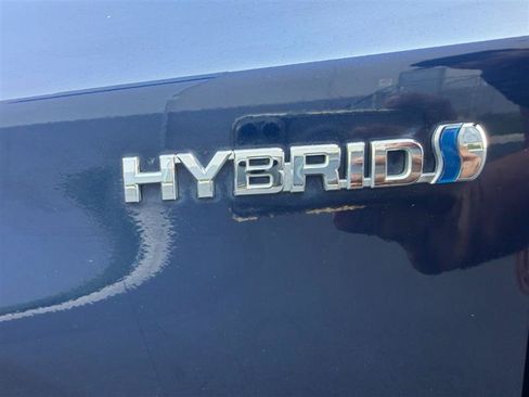 Used 2015 Toyota Prius Five w/ Advanced Technology Package FWD image 47