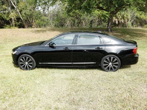 Used 2023 Volvo S90 B6 Plus image 6