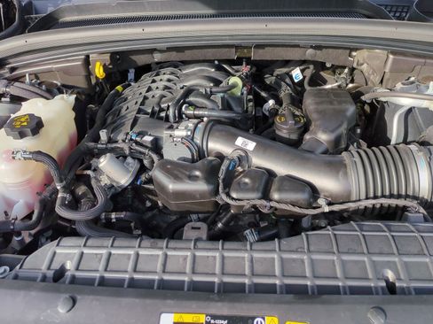 Used 2025 Jeep Grand Cherokee Limited w/ Black Appearance Package image 34