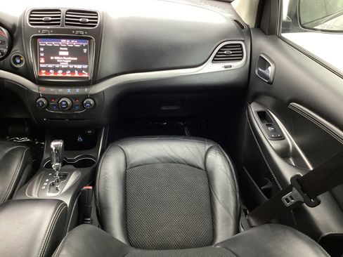 Used 2019 Dodge Journey Crossroad w/ Popular Equipment Group AWD/4WD image 28