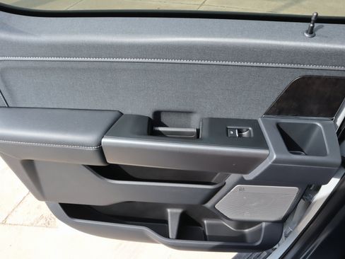 New 2026 Ford F250 Lariat w/ Black Appearance Package image 19