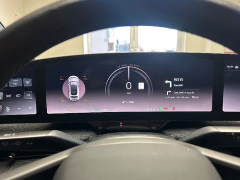 Used 2024 Lucid Air Touring image 17