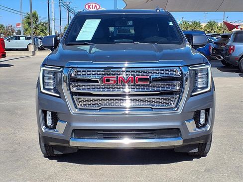 Used 2022 GMC Yukon SLT image 2