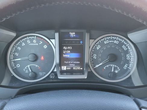 Used 2018 Toyota Tacoma Limited AWD/4WD image 19
