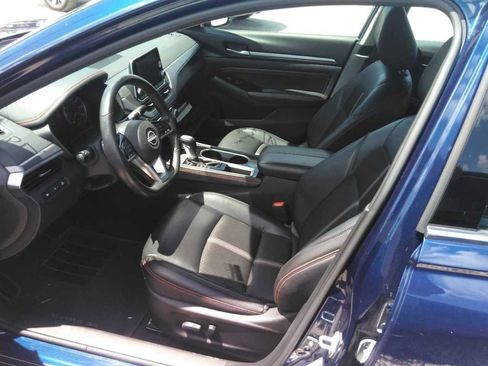 Used 2023 Nissan Altima 2.5 SR FWD image 3
