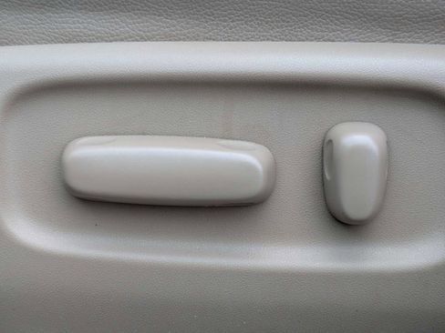 Used 2010 Toyota RAV4 Limited image 25