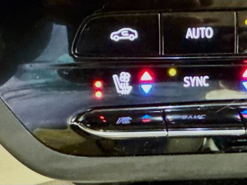 Used 2023 Buick Envision Avenir image 5