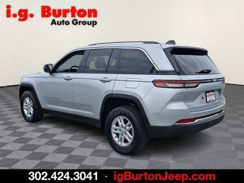Certified 2023 Jeep Grand Cherokee Laredo AWD/4WD image 4
